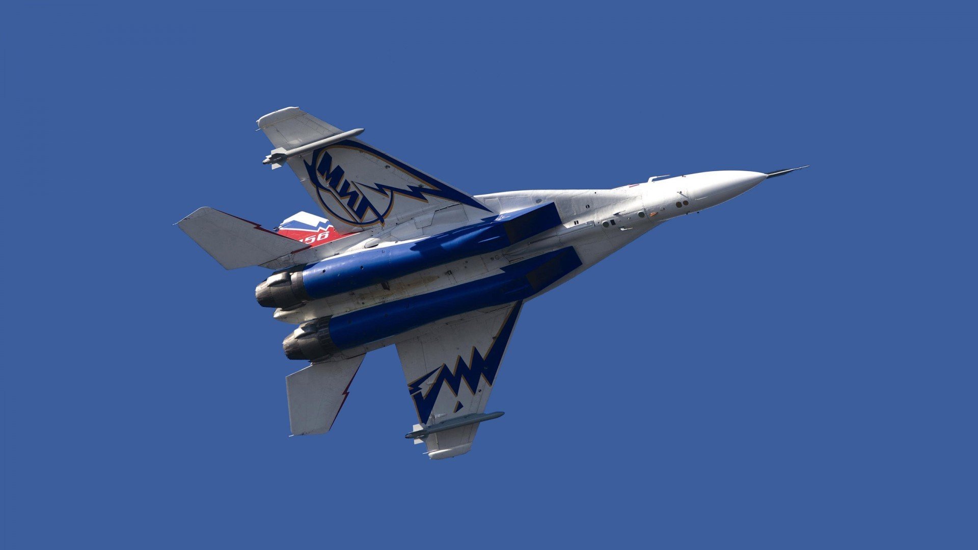 黄蜂发起“环保球迷行动”，倡导绿色观赛理念，黄蜂队比赛聚胜顽球汇